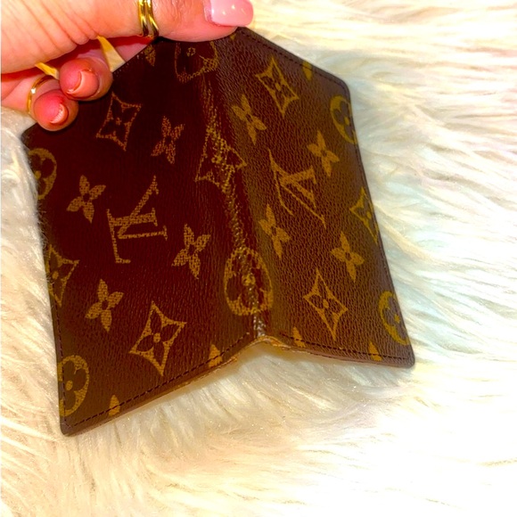 LV Mono ID Holder or card holder. Serial number: CA0976. Clean and pristine! - Picture 4 of 10